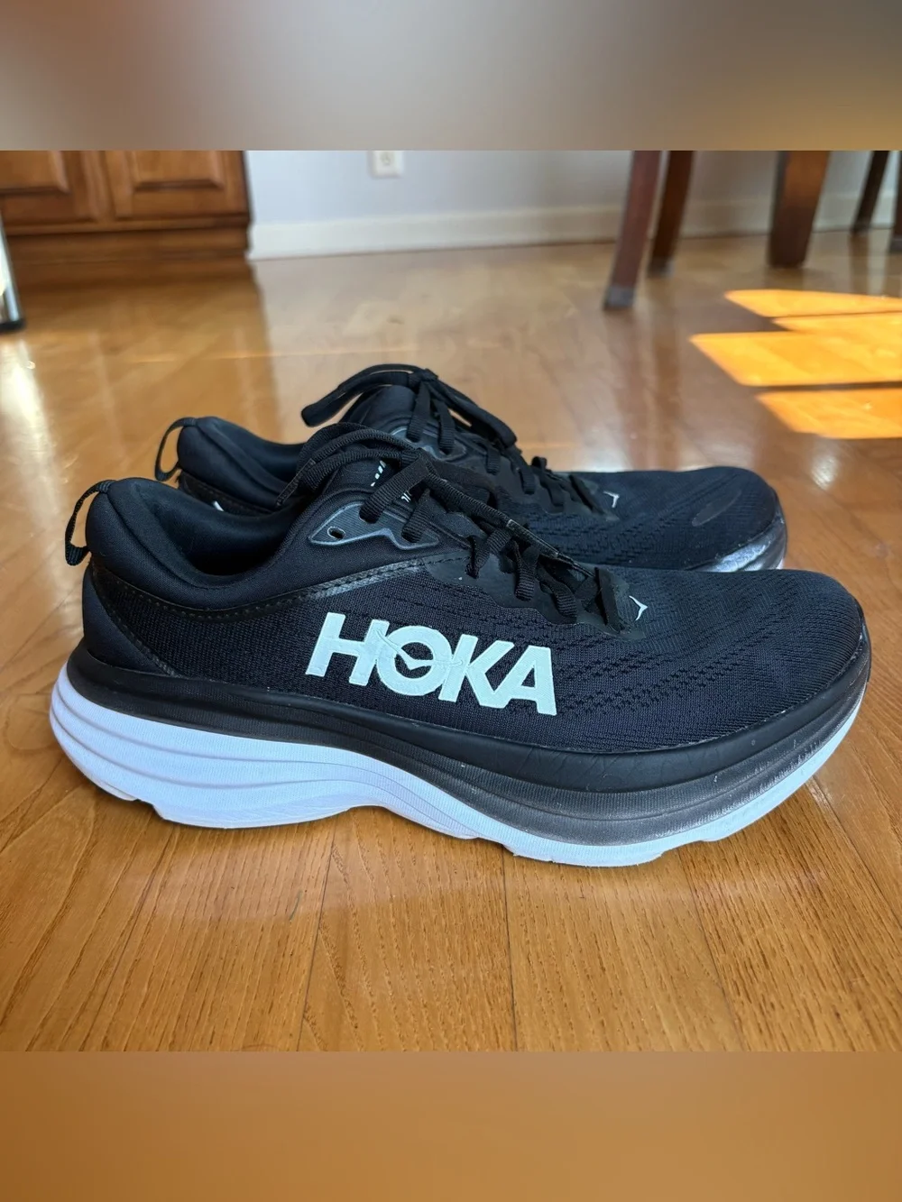 Size 8.5D Hoka One One Bondi 8 Mens Sneakers Black And White Running Shoes